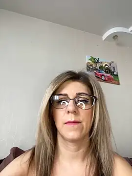 Lusi Luxary online show from March 2025 05:21:02 AM