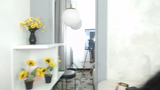 ChiquiFlowers online show from March 2025 03:15:02 PM