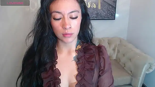 Isabella Collen v online show from June 2026 01:09:02 PM