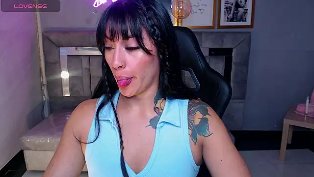 Snapshot of Isabella_Collen_v chatting on November 2025 01:04:02 PM Isabella Collen v online show from November 2025 01:04:02 PM