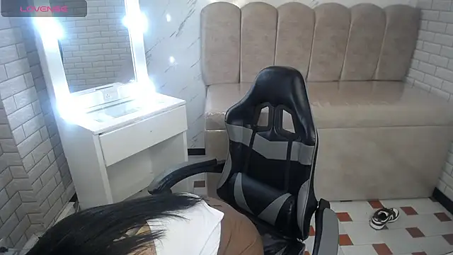 Isabella Collen v online show from February 2026 01:11:02 PM