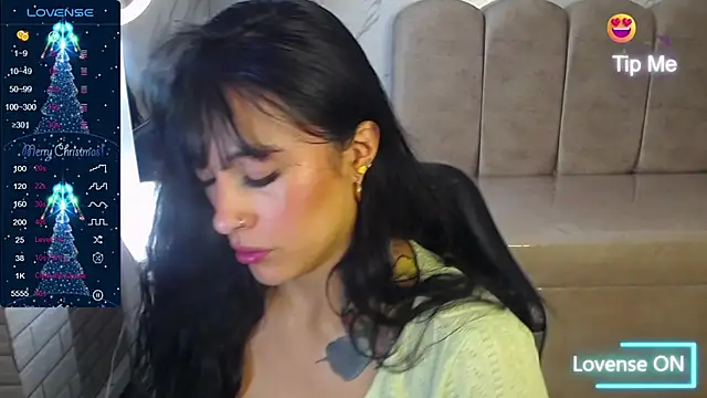 Snapshot of Isabella_Collen_v chatting on December 2025 01:15:01 PM Isabella Collen v online show from December 2025 01:15:01 PM