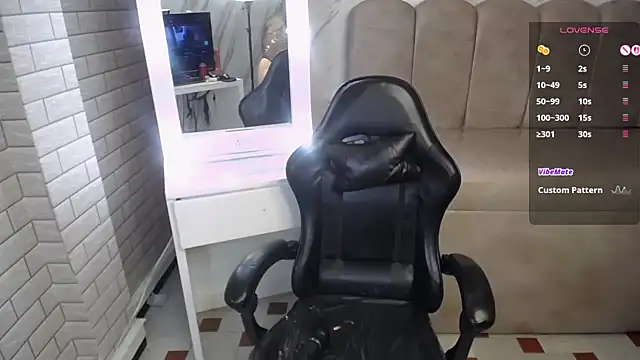 Isabella Collen v online show from March 2026 01:06:01 PM