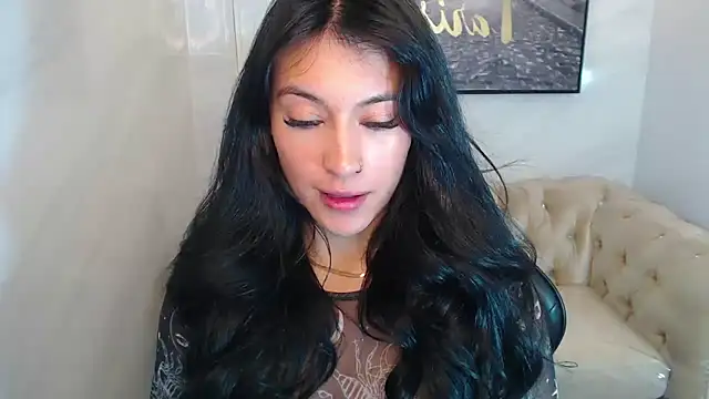 Isabella Collen v online show from May 2026 01:18:01 PM