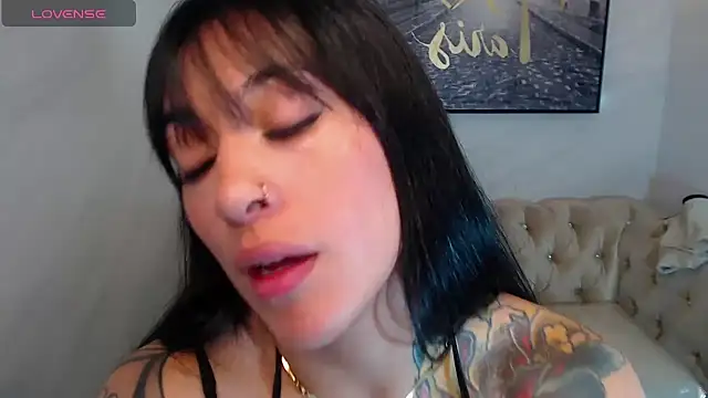 Isabella Collen v online show from May 2026 01:17:01 PM