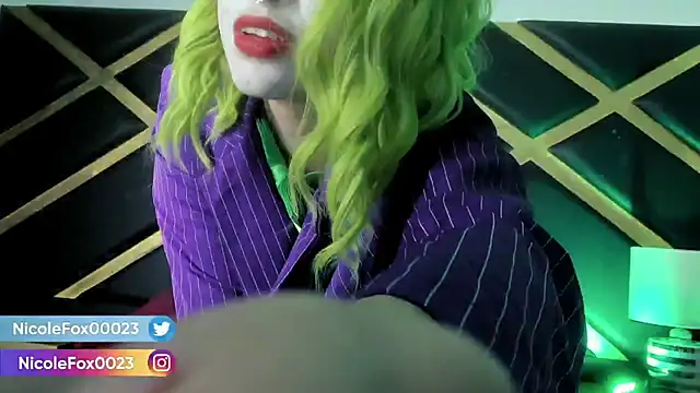 NicoleFox23  online show from October 2025 09:58:01 PM