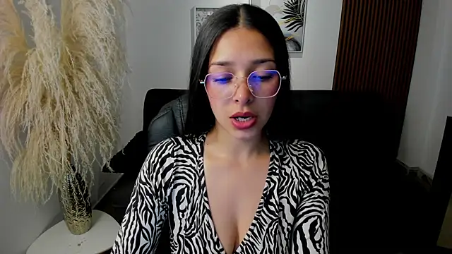 angeline davies online show from October 2025 04:36:02 AM