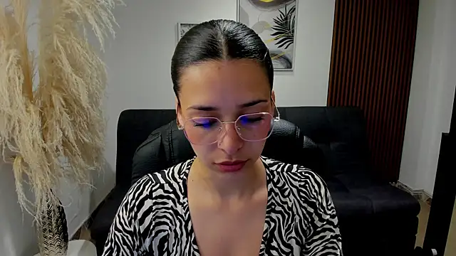 angeline davies online show from September 2025 01:29:01 PM