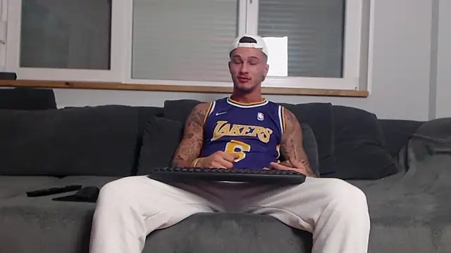 Snapshot of Zzedd chatting on March 2025 05:43:02 PM Zzedd online show from March 2025 05:43:02 PM