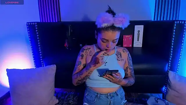 ChloeAllennn online show from January 2026 04:54:01 PM