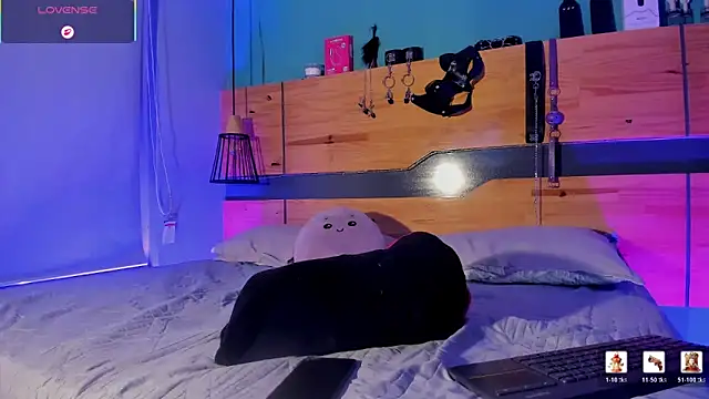 ChloeAllennn online show from March 2026 12:11:01 PM