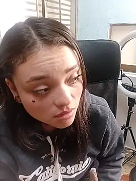 ChloeAllennn online show from May 2026 02:02:02 PM
