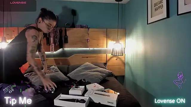 ChloeAllennn online show from November 2025 11:57:01 AM