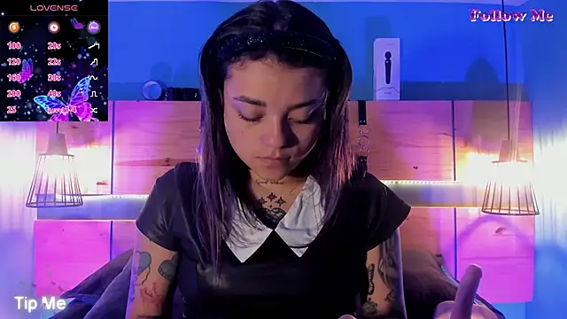 ChloeAllennn online show from November 2025 12:05:01 PM