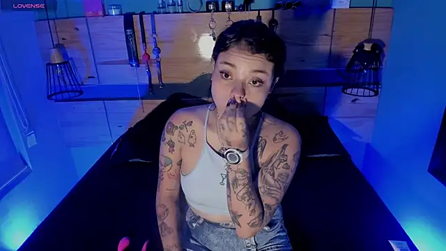 ChloeAllennn online show from March 2026 12:06:01 PM