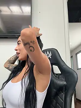 Antonella Smiith  online show from April 2026 01:57:01 PM