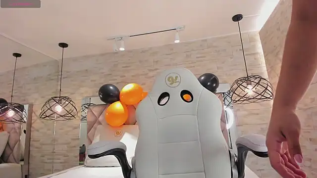 celene midnight online show from October 2025 07:43:01 PM