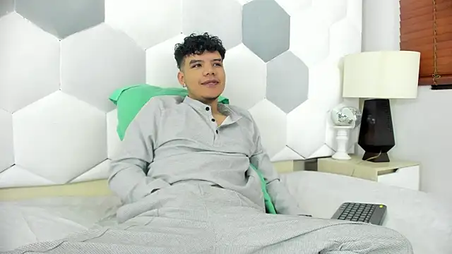 Snapshot of Axel_Forte chatting on December 2025 01:01:02 PM Axel Forte online show from December 2025 01:01:02 PM