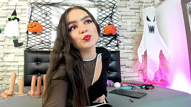 Agata  Rose online show from October 2025 12:00:02 AM