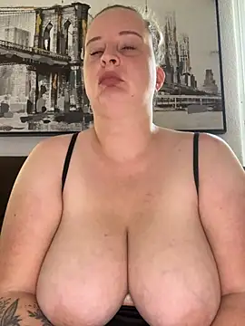 Snapshot of curvy_eina chatting on May 2026 09:48:01 AM curvy eina online show from May 2026 09:48:01 AM