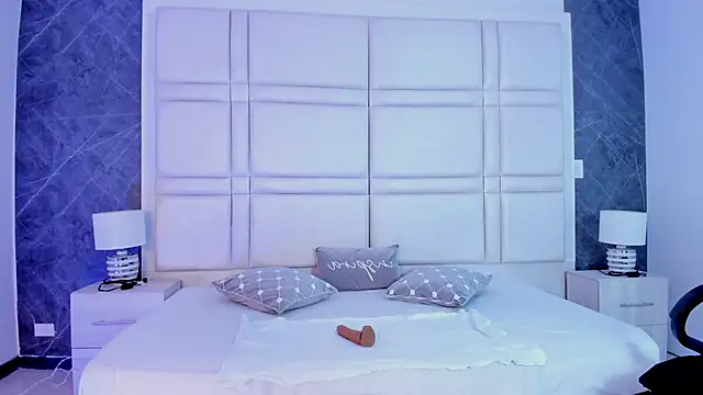 Ivaannaa  online show from March 2026 01:25:01 PM