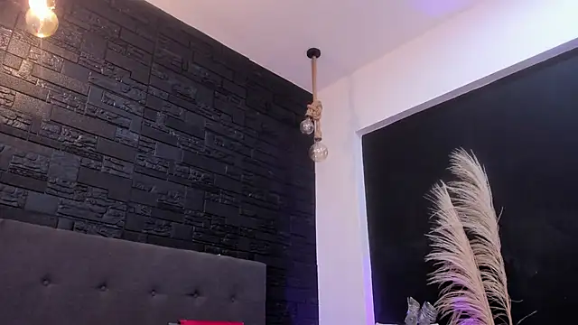 Maite Smith  online show from December 2025 12:48:02 PM