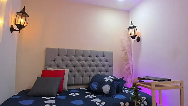 Maite Smith  online show from April 2026 01:38:02 PM