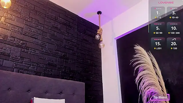 Maite Smith  online show from November 2025 05:24:02 AM