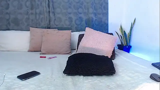 Lauryn lee online show from April 2026 01:21:01 AM