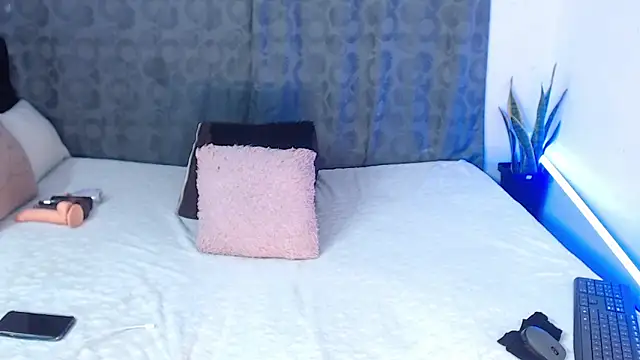 Lauryn lee online show from March 2026 08:46:02 PM