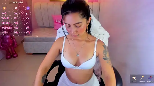 madhison klain s online show from November 2025 01:23:01 PM