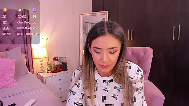 natashaleightt online show from September 2025 12:00:01 AM