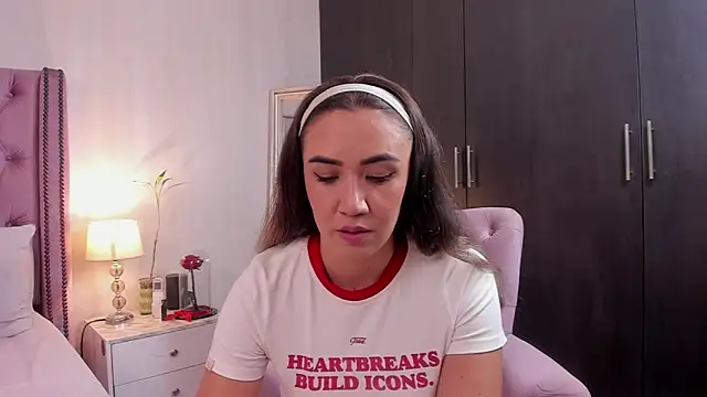 natashaleightt online show from February 2026 02:11:01 AM