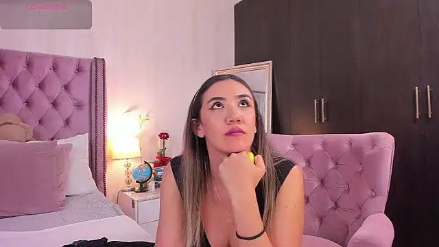 natashaleightt online show from October 2025 11:16:02 PM