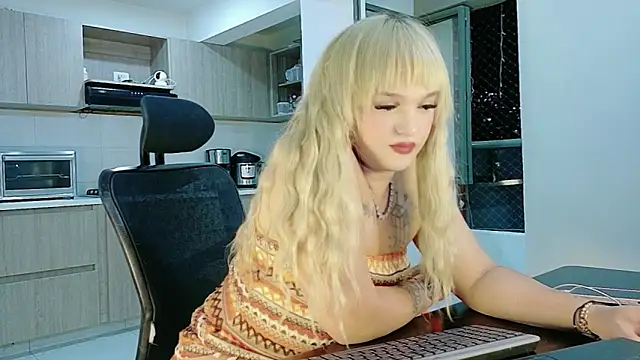Snapshot of ScarletThompsonx chatting on July 2026 02:05:17 AM ScarletThompsonx online show from July 2026 02:05:17 AM