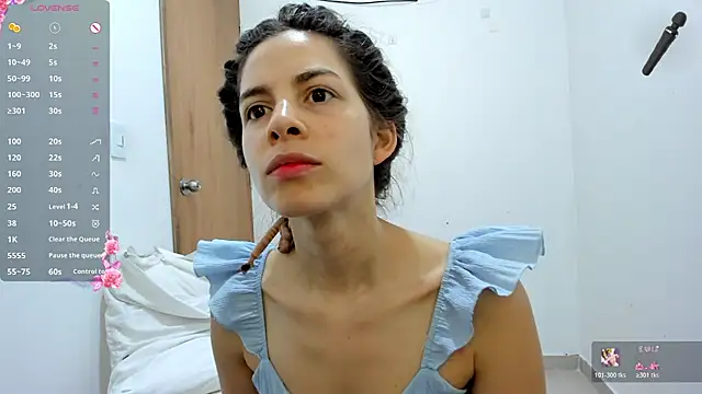 jessyegoldenn online show from April 2026 04:25:01 PM