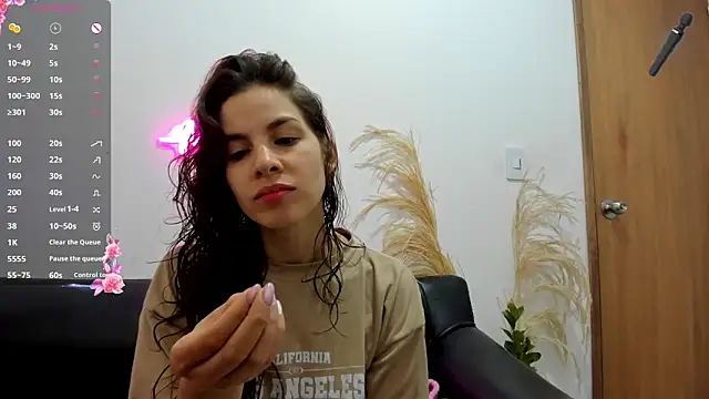 jessyegoldenn online show from June 2026 03:09:02 PM
