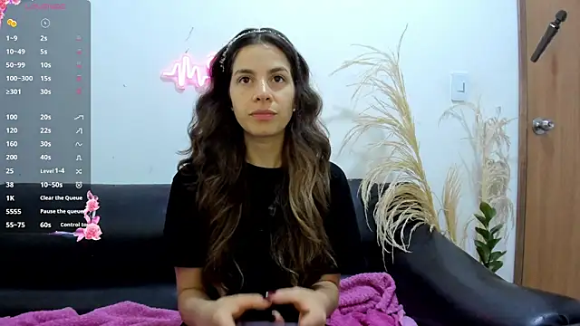 jessyegoldenn online show from May 2026 12:56:01 PM