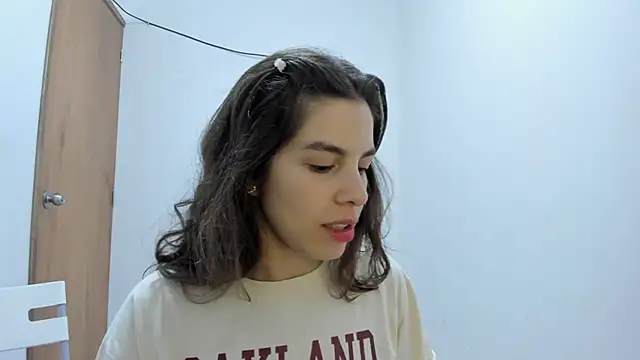 jessyegoldenn online show from April 2026 12:23:01 AM