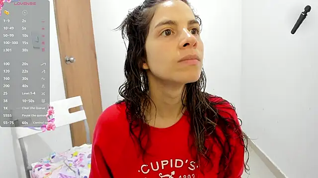 jessyegoldenn online show from April 2026 05:25:01 PM