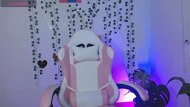 Snapshot of hellokitty__valery chatting on July 2026 02:00:01 AM hellokitty valery online show from July 2026 02:00:01 AM