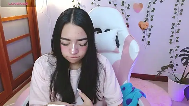 Snapshot of hellokitty__valery chatting on June 2026 02:39:02 AM hellokitty valery online show from June 2026 02:39:02 AM