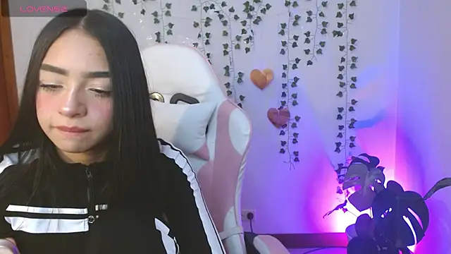 Snapshot of hellokitty__valery chatting on July 2026 06:03:02 AM hellokitty valery online show from July 2026 06:03:02 AM