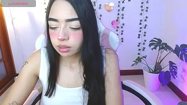 Snapshot of hellokitty__valery chatting on June 2026 11:49:02 PM hellokitty valery online show from June 2026 11:49:02 PM