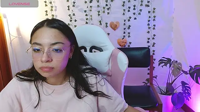 Snapshot of hellokitty__valery chatting on July 2026 01:34:01 AM hellokitty valery online show from July 2026 01:34:01 AM