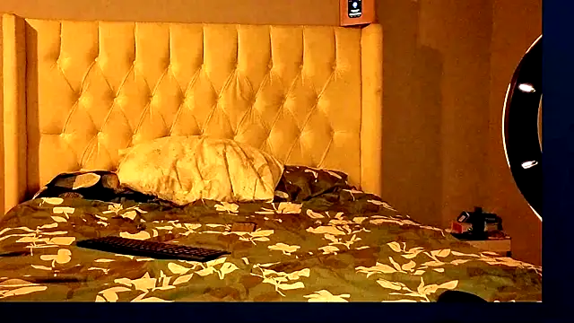 ebonylover1 online show from April 2026 05:59:01 PM