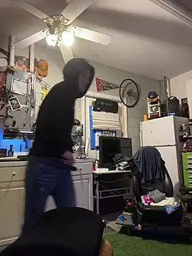 Polaroid White online show from November 2025 11:10:01 AM