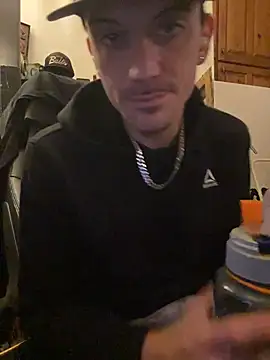 Polaroid White online show from November 2025 07:13:01 AM