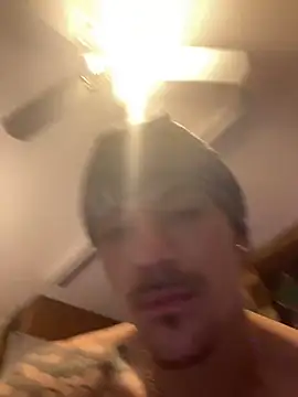 Polaroid White online show from November 2025 07:17:02 PM