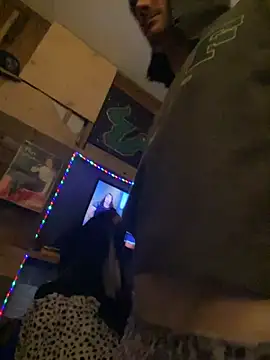 Polaroid White online show from October 2025 10:59:01 AM